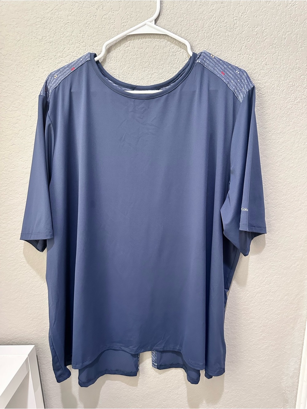 Columbia | Plus Size 3X Navy Blue Split Back Performance Activewear Top